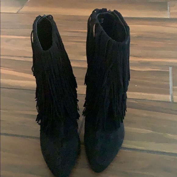 Like new Zara booties - Picture 2 of 3
